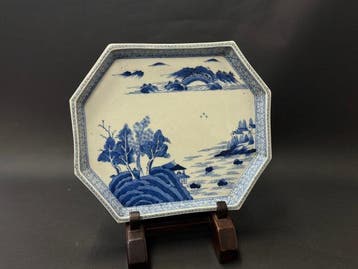 Japanse Ko-Imari blauw-witte octagonale porseleinen schaal —