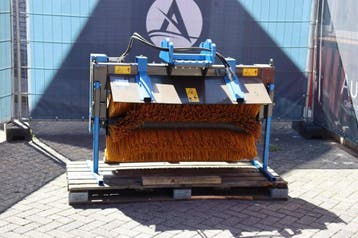 Veiling: Veegborstel Granit 2024, Ophalen