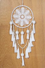 Dromenvanger Wit Kralen Dreamcatcher Tassels Kraaltjes Bohem, Ophalen of Verzenden, Nieuw, Feestartikel, Carnaval