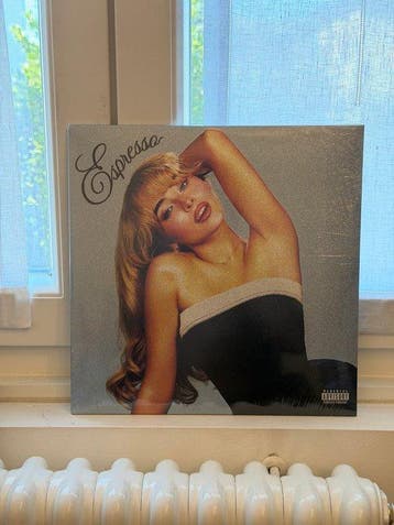 Sabrina Carpenter - Espresso - Espresso-Filled, 2 Year, Nieuw in verpakking