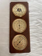Maritieme objecten - Vintage weerstation met barometer,