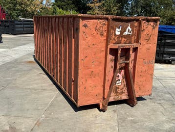 40 m³ haakarmcontainer 7 meter dik staal 2 suks beschikbaar