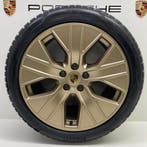 Porsche Taycan 20 Turbo Aero NEO DYME GOLD winterset NIEUW, Ophalen, Gebruikt, 285 mm, Banden en Velgen