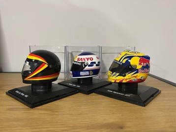 Spark 1:5 - Model raceauto (3) - F1 Spanish Helmet Drivers, Nieuw