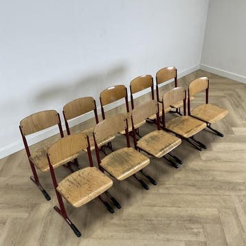 Eromes set van 10 schoolstoelen (gele stip) zithoogte 33cm, Huis en Inrichting, Stoelen, Ophalen of Verzenden, Gebruikt, Hout