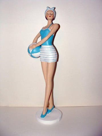 Beeld, Wunderschöne Statue, Bade Dame Badenixe mit Ball - 34