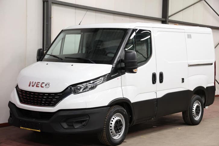 Iveco Daily 35S16V 2.3 L1H1 AUTOMAAT 160PK 3500KG TREKVER..., Auto's, Bestelauto's, Dealer onderhouden, Onderhoudsboekje, Automaat