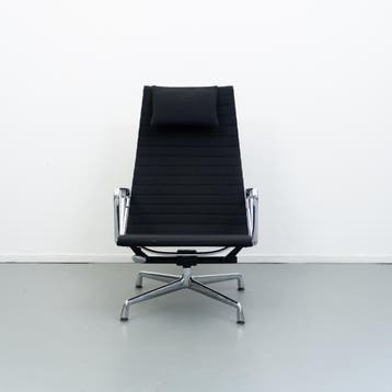 2x Vitra Eames EA 124 Lounge Zwart Hopsak - Chroom, 75 tot 100 cm, Ophalen of Verzenden, Zo goed als nieuw, Stof