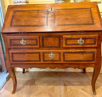 Bureau - Walnoot - Hellingbureau