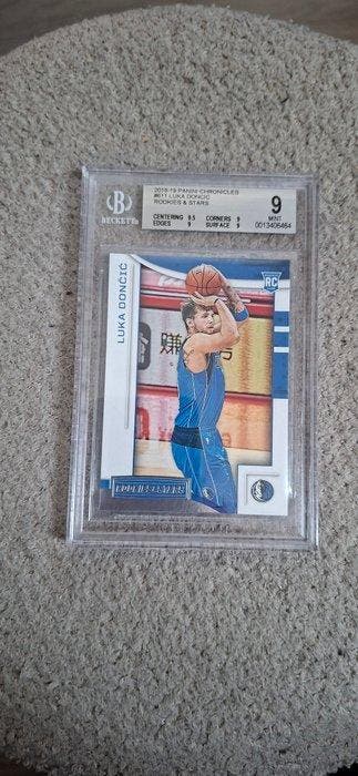 2018 Panini NBA Luka Doncic 611 - Beckett 9 - 1 Graded card, Nieuw