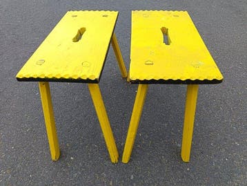 village milking stool - Pair of old handmade chairs - Kruk