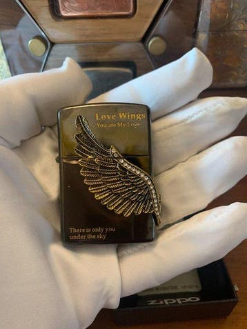 Zippo - custom: Classic Zippo with wing applique - Zonder, Nieuw