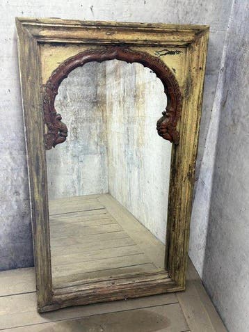 Window made into a mirror - Hout, Glas - India - Britse Raj
