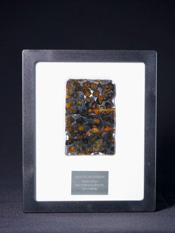 Sericho meteoriet Pallasiet - Hoogte: 6.5 cm - Breedte: 4.3