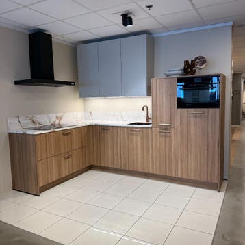 Keuken Ensor Karamel Walnoot - Superkeukens, Huis en Inrichting, Ophalen of Verzenden, Nieuw