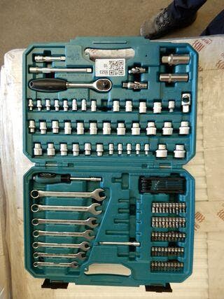Doppen met sleutels en bitjes, Makita, Nieuw