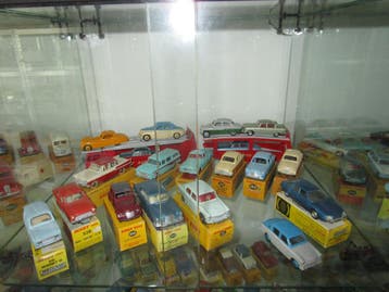 Gevraagd /gezocht: verzameling Modelautos  1:43/87/50/18/24, Hobby en Vrije tijd, Ophalen, Zo goed als nieuw, Auto, Norev