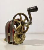Old school electric generator - Werktuig Industrial - de