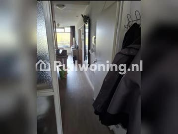3 kamerflat 3e verdieping met lift. Grote woonkamer/keuken