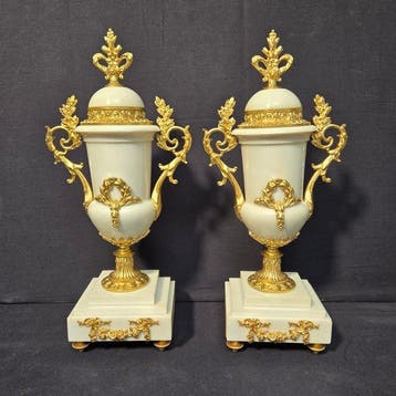 Klok (2) - - Verguld brons - 1850-1900 - Marmer met bronzen
