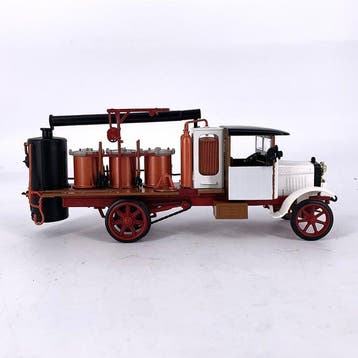 Hachette, IXO 1:43 - Modelauto - Berliet CBA 9 Porte-Alambic, Nieuw