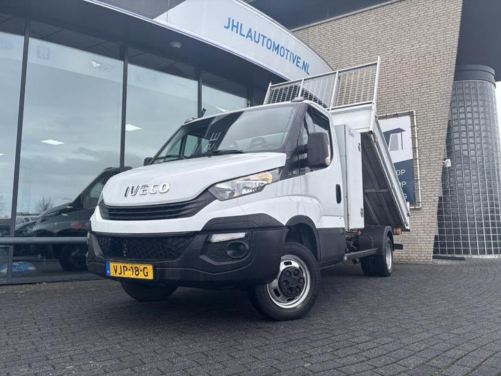 Iveco Daily 35C14 2.3*ECC*CRUISE*HAAK*KIPPER LIFT*3PERS*3500, Auto's, Bestelauto's, Lease, Zwart, Handgeschakeld, Wit, Iveco, Financial lease