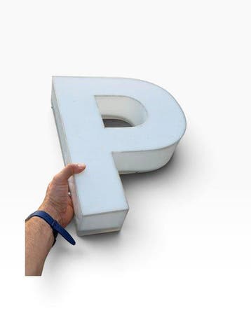 Grote Letter “P” / Geen reserveprijs! - Lichtbord - Plastic