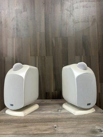 Bower & Wilkins - LM1 / 2-Way Vented-Box Compact Lifestyle, Nieuw