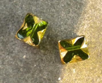 5x Prachtige glaskraal 8x6 mm goud met groen (Glaskralen), Hobby en Vrije tijd, Kralen en Sieraden maken, Ophalen of Verzenden