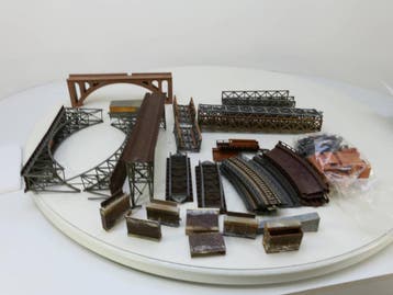 Schaal H0 Assortiment bruggen met accessoires #2783, Hobby en Vrije tijd, Overige merken, Gebruikt, Brug, Tunnel of Gebouw, Ophalen of Verzenden