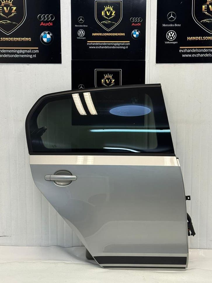 VW UP portier 4-deurs rechts achter deur bj.2020 kleur grijs, Auto-onderdelen, Carrosserie en Plaatwerk, Gebruikt, Volkswagen