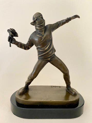 After Banksy - Beeld, Rose thrower - 27 cm - Brons, Marmer