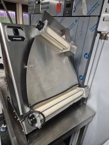Faillissementsveiling Pizzeria restaurant keuken apparatuur, Gebruikt