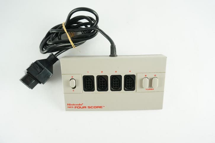 Nintendo NES Four Score Garantie & morgen in huis!, Spelcomputers en Games, Games | Nintendo NES, Zo goed als nieuw, Ophalen of Verzenden