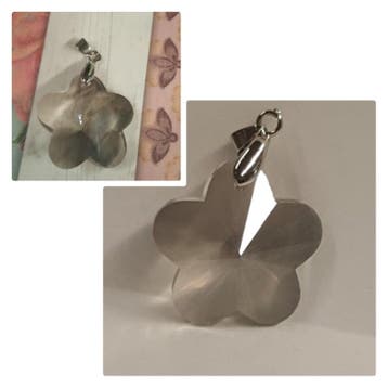 Preciosa hanger  33mm x 28mm (Swarovski en Preciosa bedels), Ophalen of Verzenden, Nieuw, Bedel
