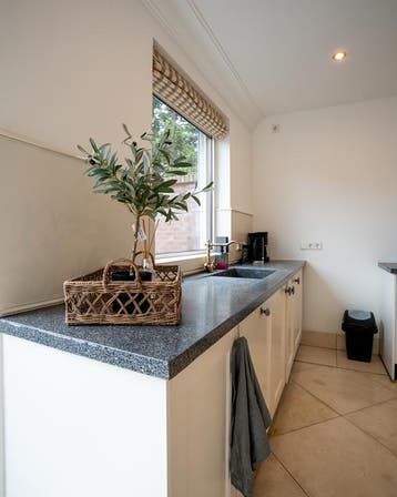 Te huur: Appartement Zeelsterstraat in Eindhoven, Huizen en Kamers, Noord-Brabant, Eindhoven, Appartement