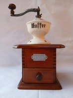 Koffiemolen - hout, metaal en porselein