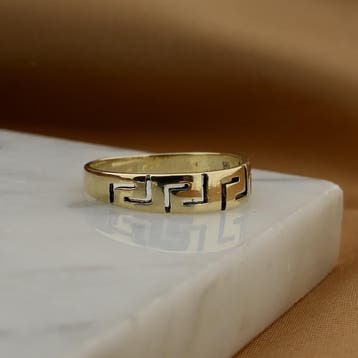 Vintage gouden ring met meander patroon, Gebruikt, 19 tot 20, Ophalen of Verzenden, Dame of Heer