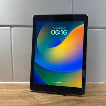 Apple iPad (5th Generation) 128GB Wifi - Mobiele telefoon, Nieuw