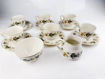 Royal Doulton - Theeservies (8) - Larchmont - Been -, Antiek en Kunst