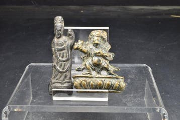 Boeddhistische objecten (2) - Brons - 1750-1800, 1850-1900 -, Antiek en Kunst