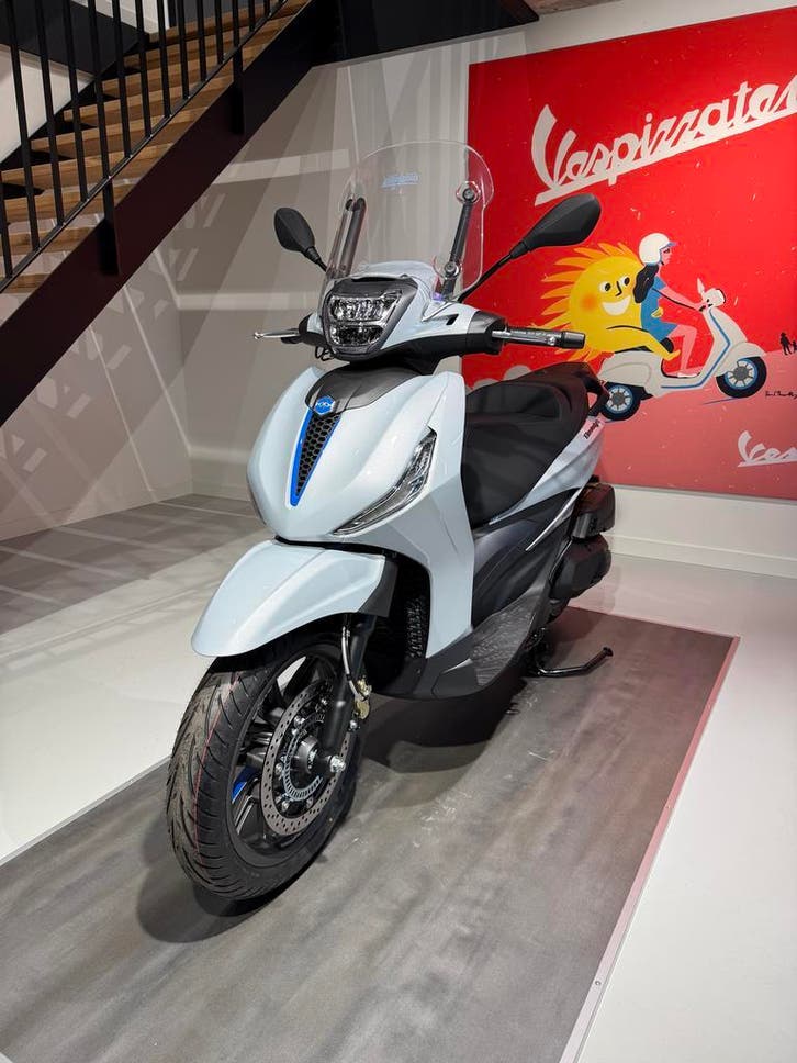 Piaggio Beverly S 400cc HPE (nu met € 500 korting!), Motoren, Motoren | Piaggio, Scooter, 1 cilinder, 12 t/m 35 kW, ABS, LED Verlichting