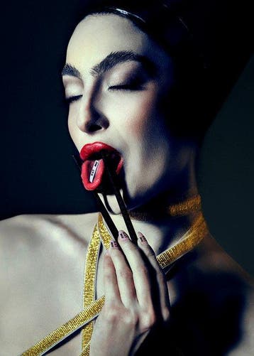 Elena Paraskeva - EAT ME - XL