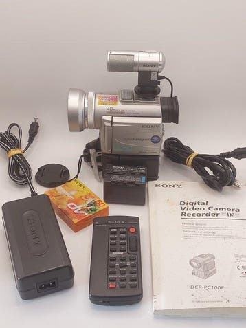 Sony DCR-PC100E Mini DV-DV camera