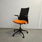 Ahrend 2020 bureaustoel - oranje stof / netweave zwarte stof, Huis en Inrichting, Bureaustoelen, Ophalen of Verzenden, Nieuw