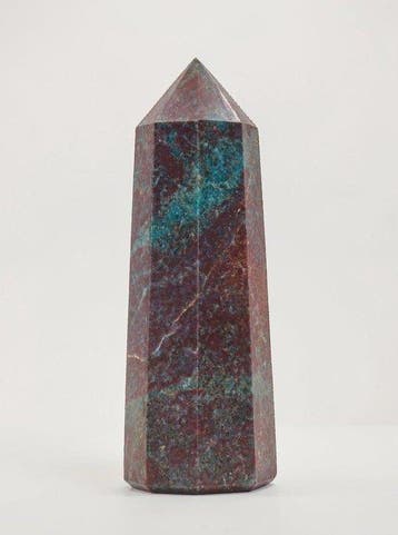 Uitzonderlijke natuurlijke robijn in kyaniet-obelisk van 165
