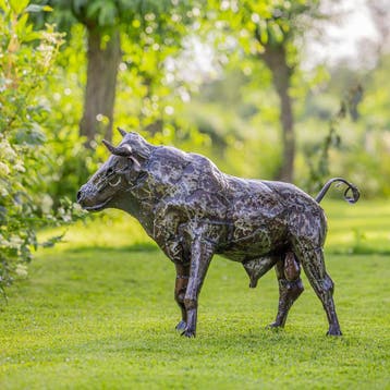 Stier gemaakt van metaal, Ophalen of Verzenden, Nieuw, Metaal, Dierenbeeld