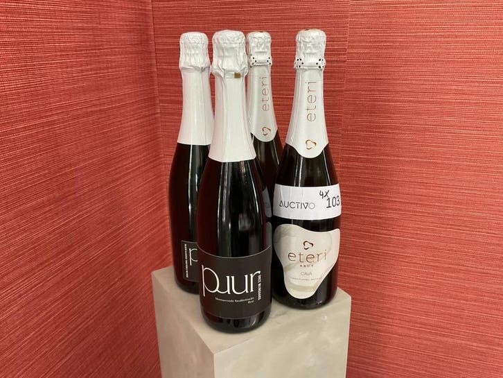 Online veiling: Eteri, Cava Brut en PUUR Brut (4 flessen), Verzamelen, Wijnen, Gebruikt