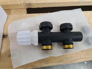 Wiesbaden Radiator onderblok aansluitset recht mat zwart, Doe-het-zelf en Verbouw, Ophalen of Verzenden, Nieuw, Bad