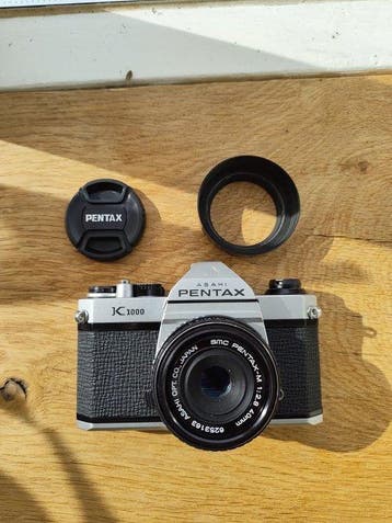 Pentax K1000 + SMC Pentax-M 40mm f/2.8 Pancake Lens, Nieuw